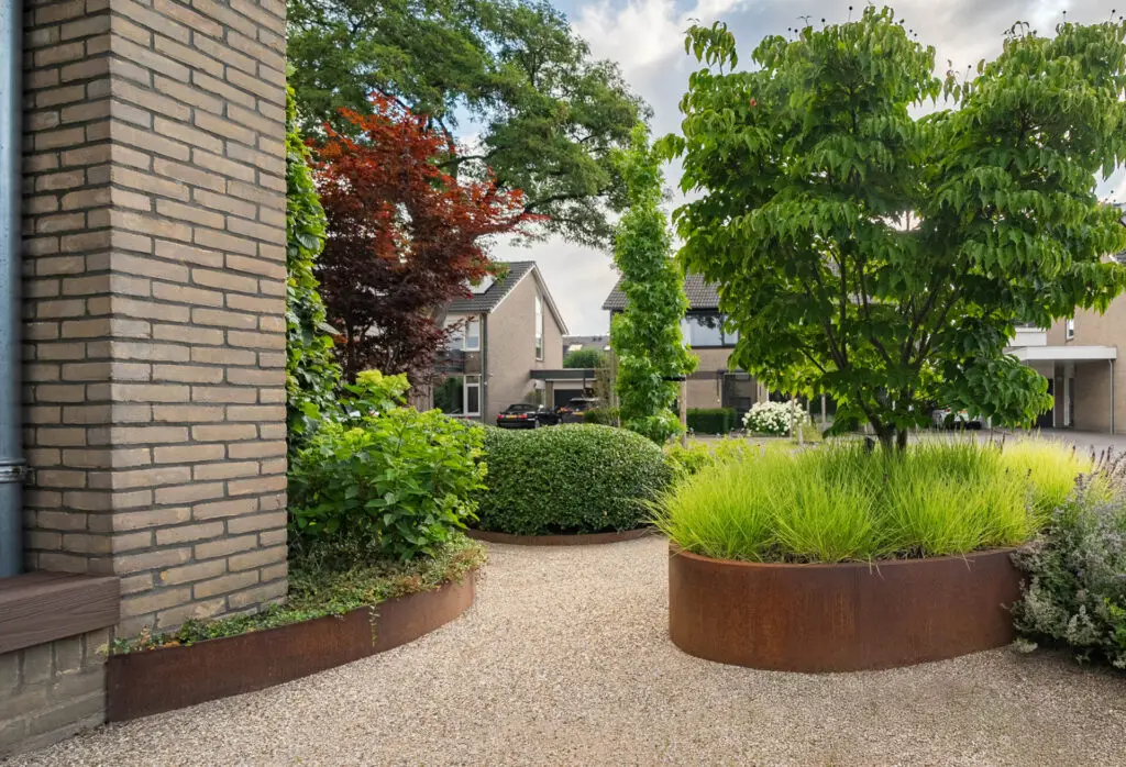 Ellipse Archipello. Planter in Corten Steel