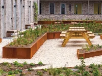 straight retaining wall